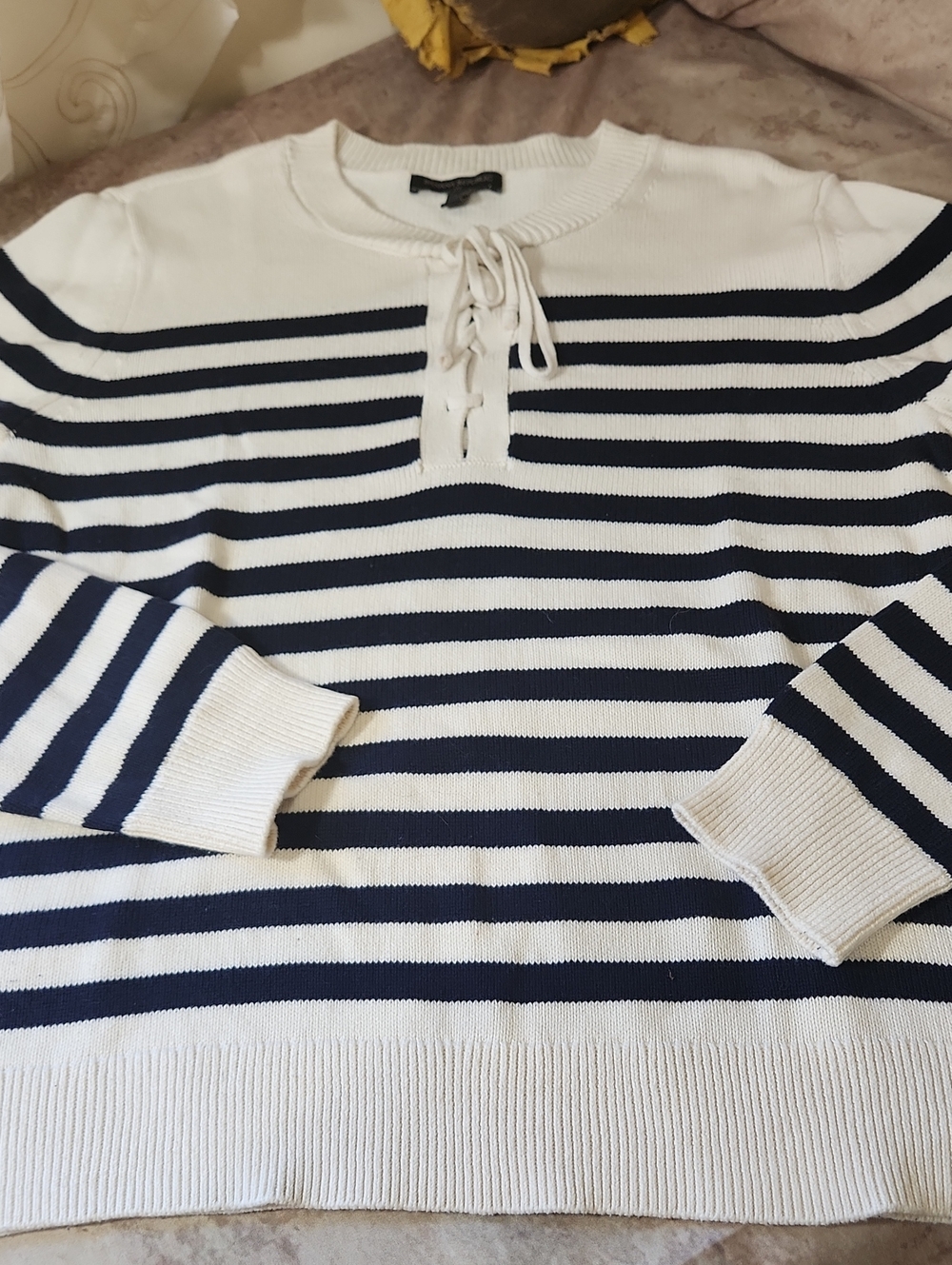 Banana Republic Cream and Black Crewneck Sweater - Women's